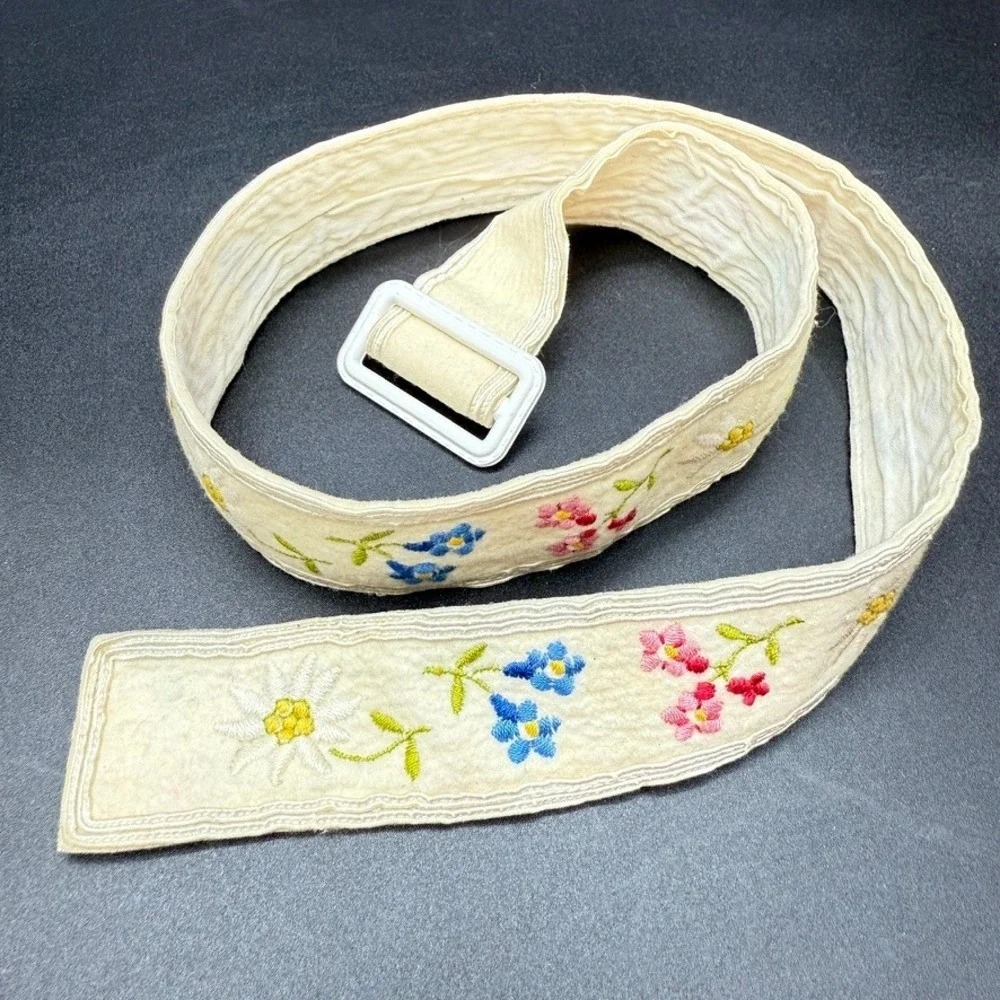 Vintage Handmade Womens Belt 33